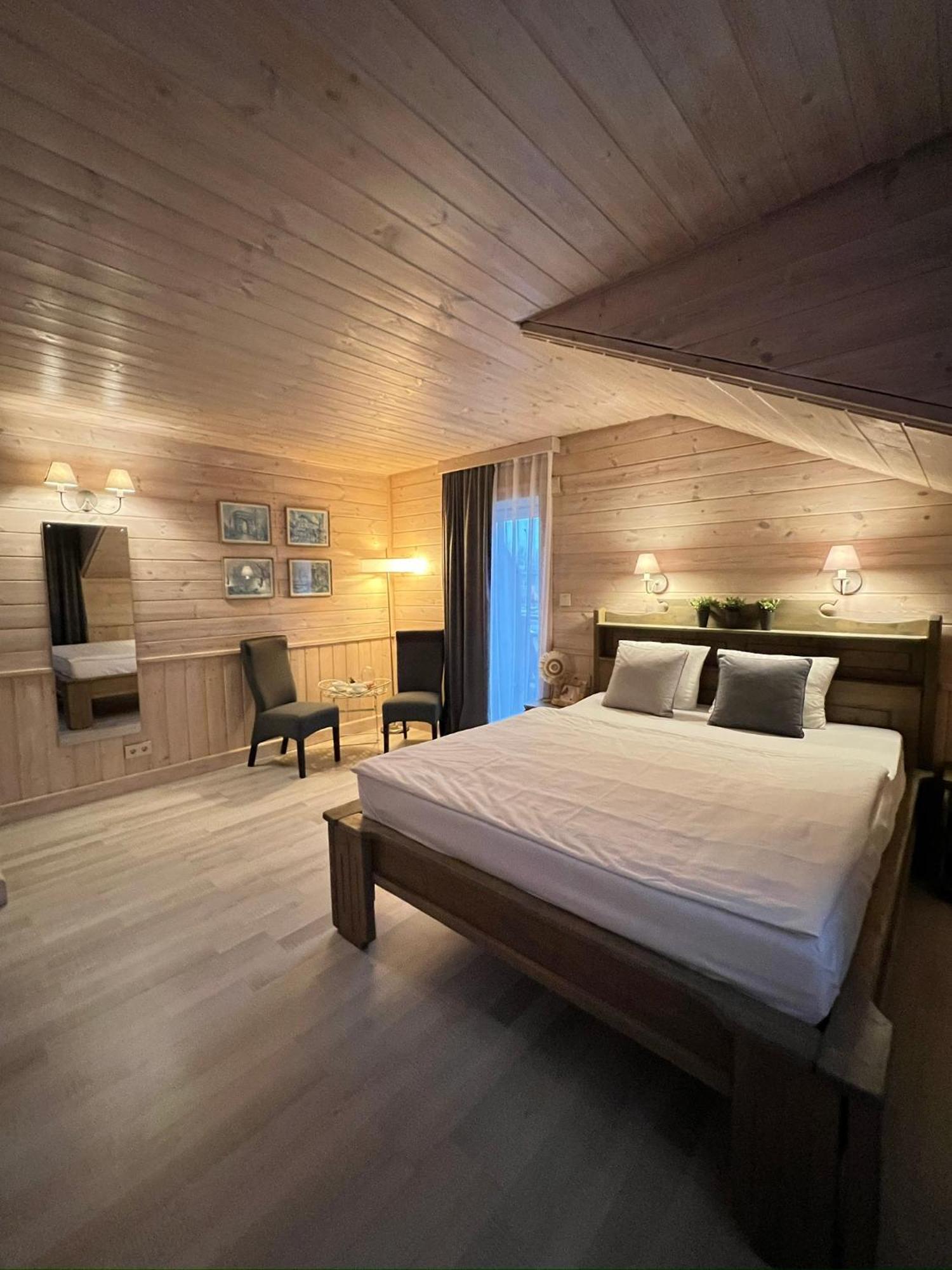 Agate Hotel Ozolnieki Exteriör bild